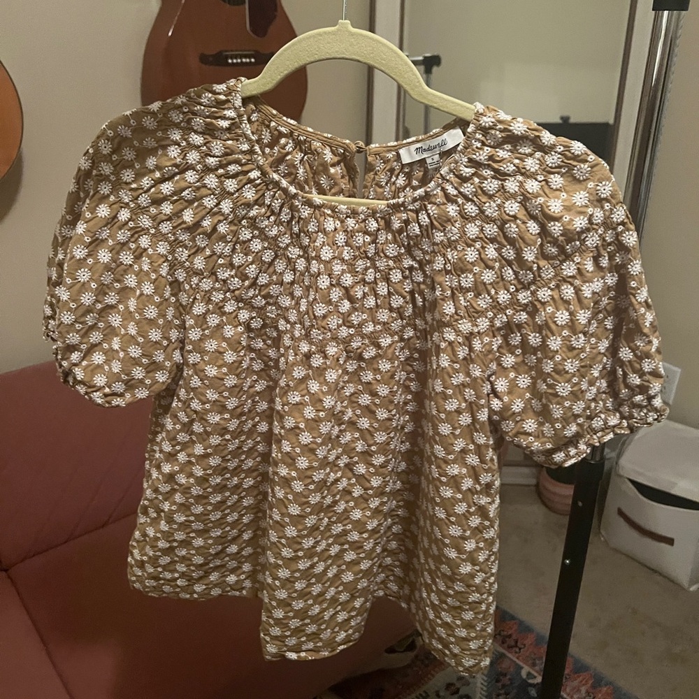 Cutest Embroidered Madewell Top! Size Small 🌼 - Picture 2 of 5